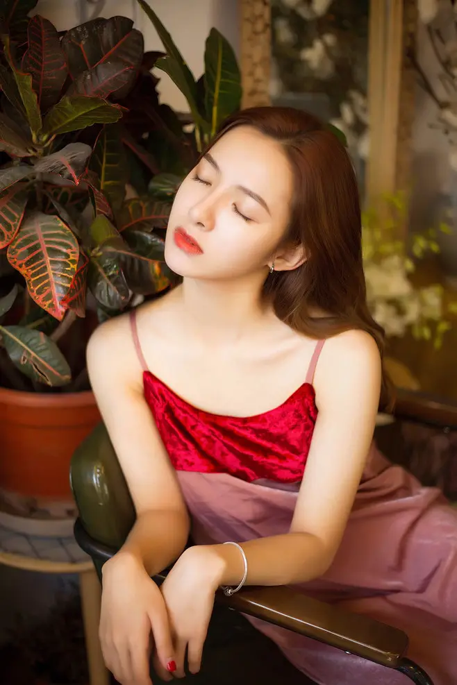 丽江广州高端商务伴游晓雯