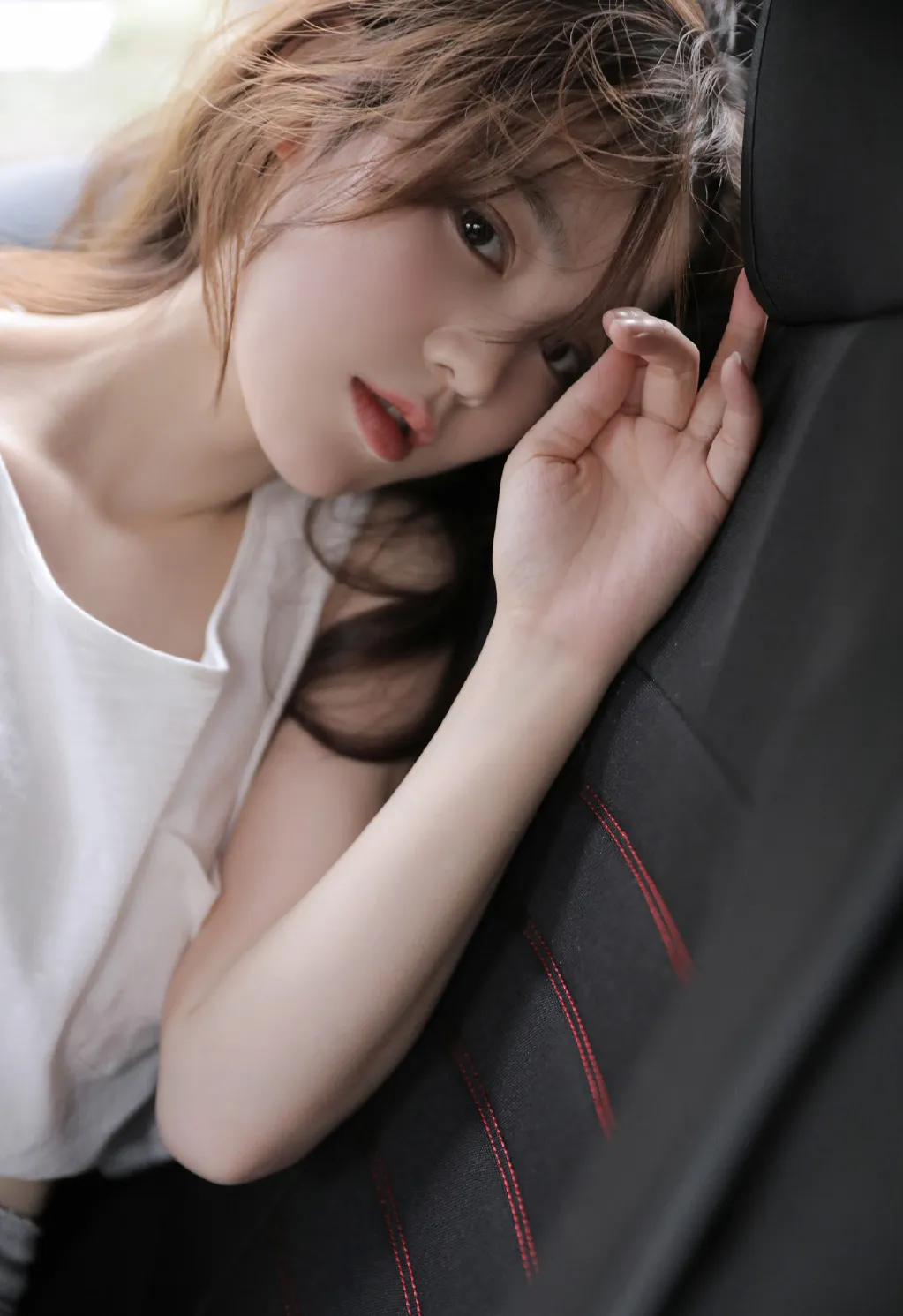 丽江石河子伴游谢敏