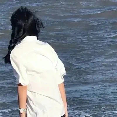 丽江伴游女生武映颖的资料