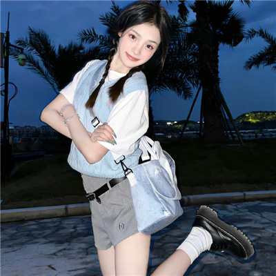 丽江伴游女生称姣的资料