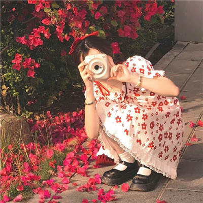 丽江伴游女生飞傲松的资料