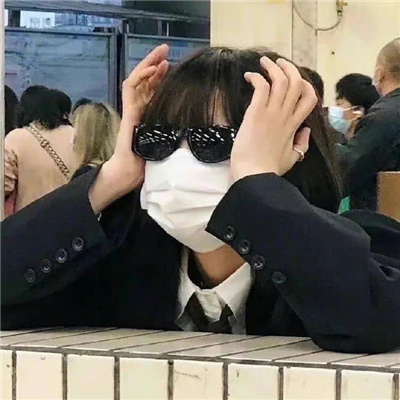 丽江伴游女生冯萧玉的资料