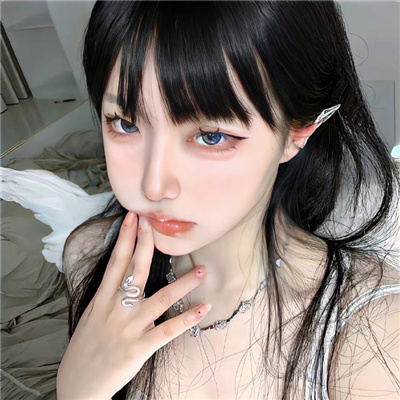 丽江伴游女生孛安春的资料