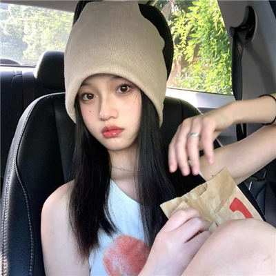 丽江伴游女生丛河灵的资料