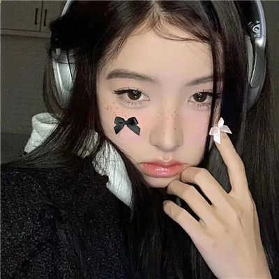 丽江私人伴游女生嵇晶滢的资料